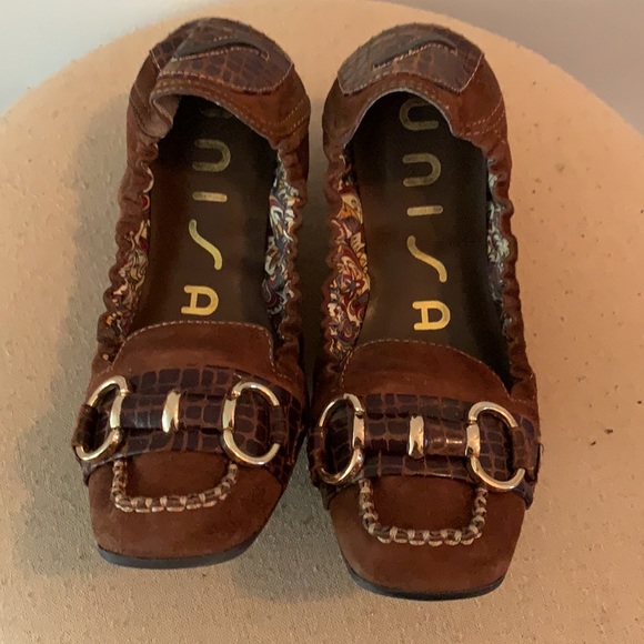 Unisa brown suede flat slip on. - Picture 4 of 5